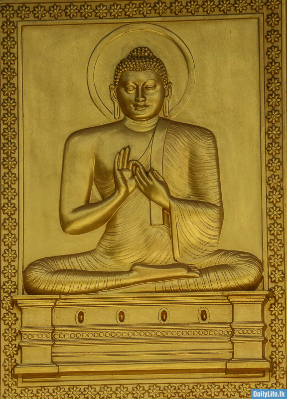 Buddha Statue Painting, Dambulla